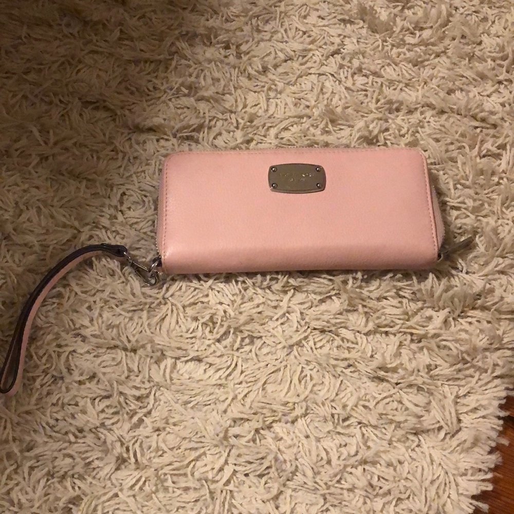 Michael kors wristlet